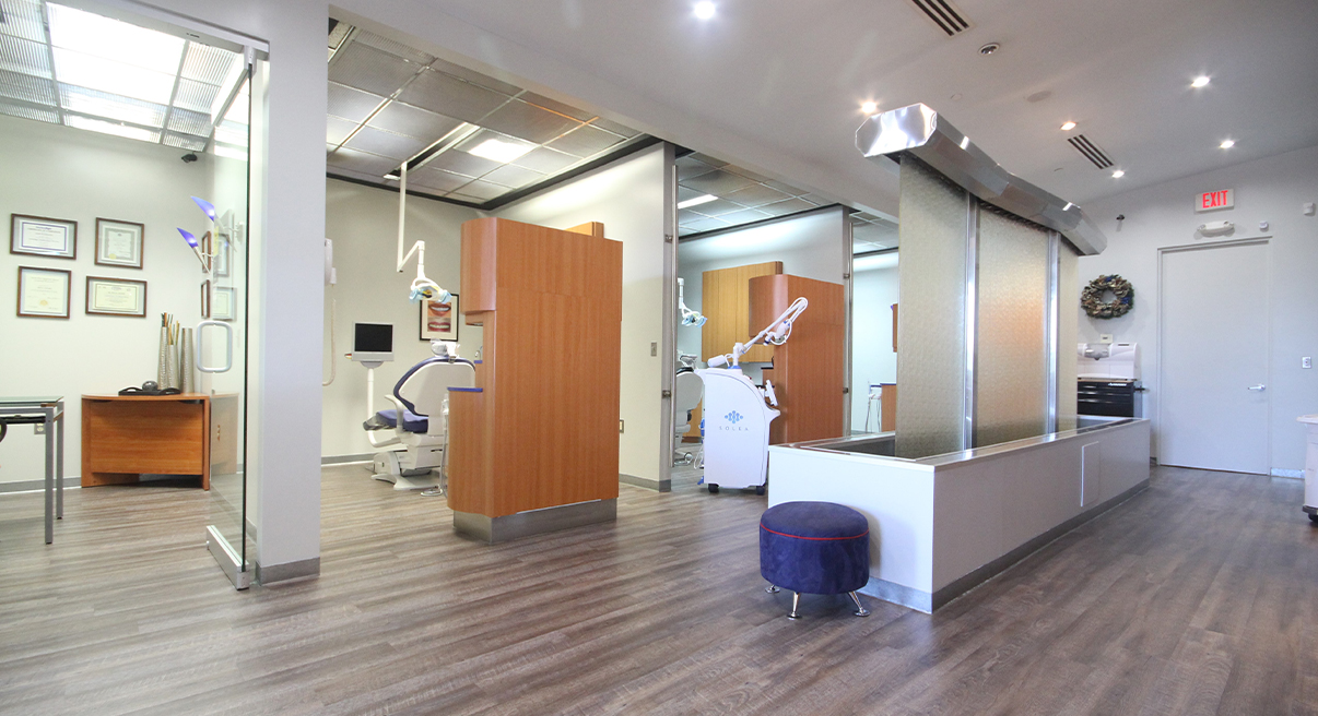 Open concept dental treatment area